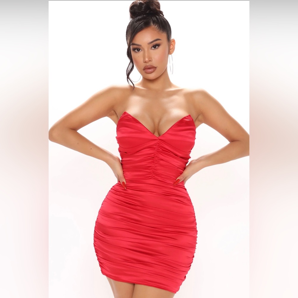 Fashion Nova: Christina Satin Mini Dress - Red